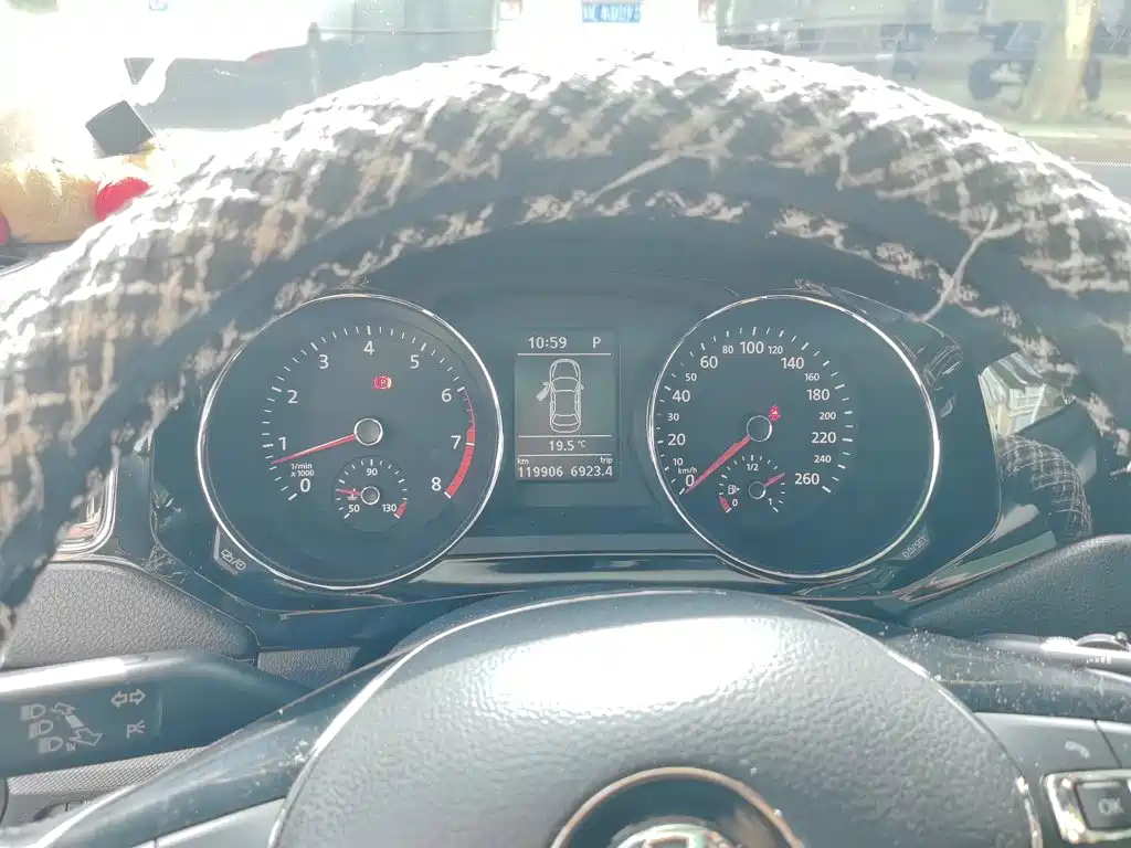 Volkswagen Sagitar — миниатюра 12