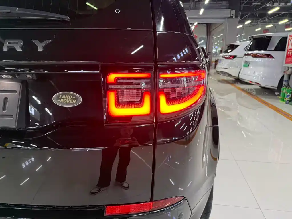 LAND ROVER DISCOVER SPORTS