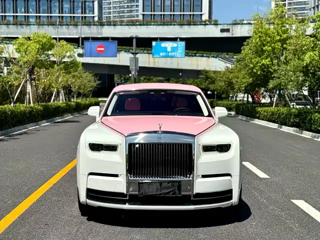 ROLLS-ROYCE PHANTOM