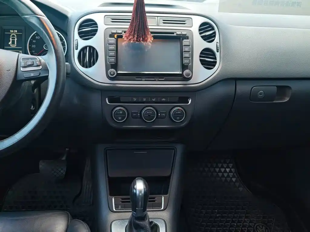 Volkswagen Tiguan — миниатюра 8