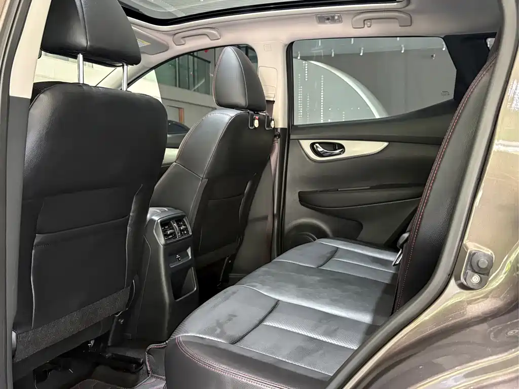 Nissan Qashqai — миниатюра 5