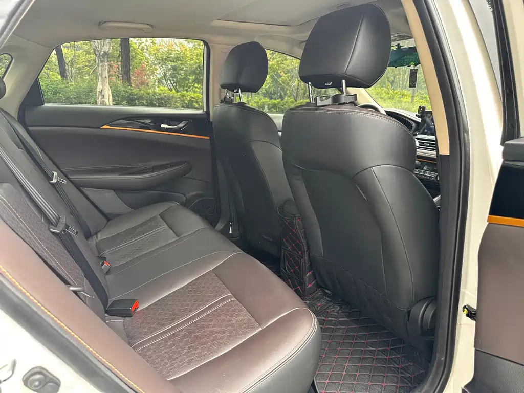 Changan Eado DT — миниатюра 9