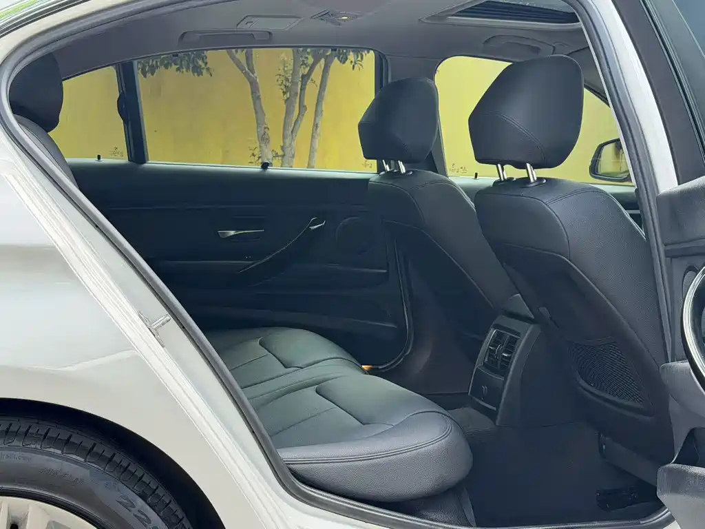 BMW 3 Series — миниатюра 6