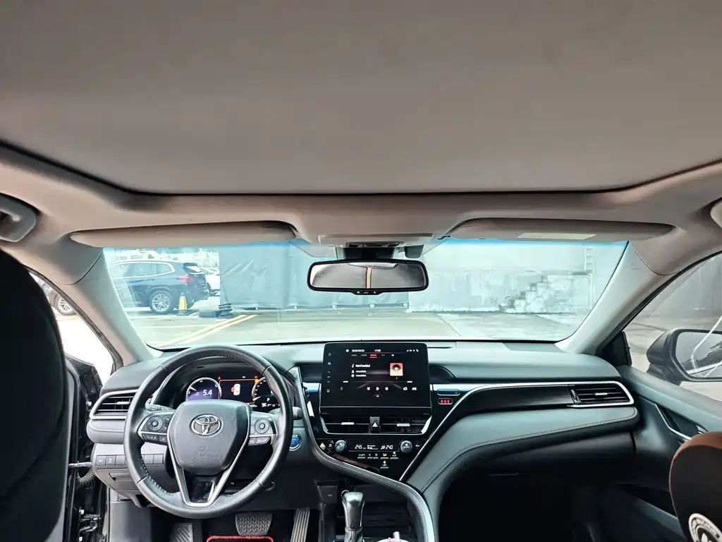 Toyota Camry — миниатюра 12