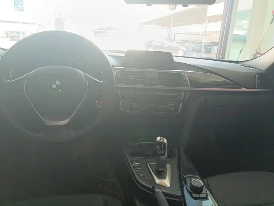 BMW 3 Series — миниатюра 12