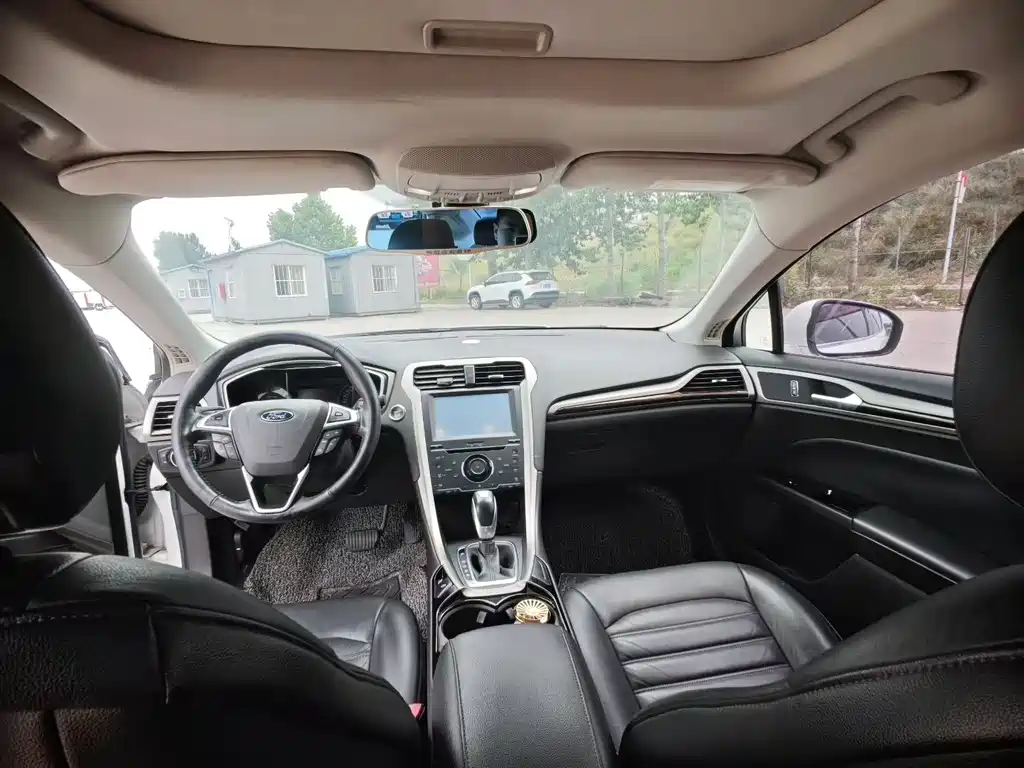 Ford Mondeo 2013 2.0L GTDi200 Fashion
