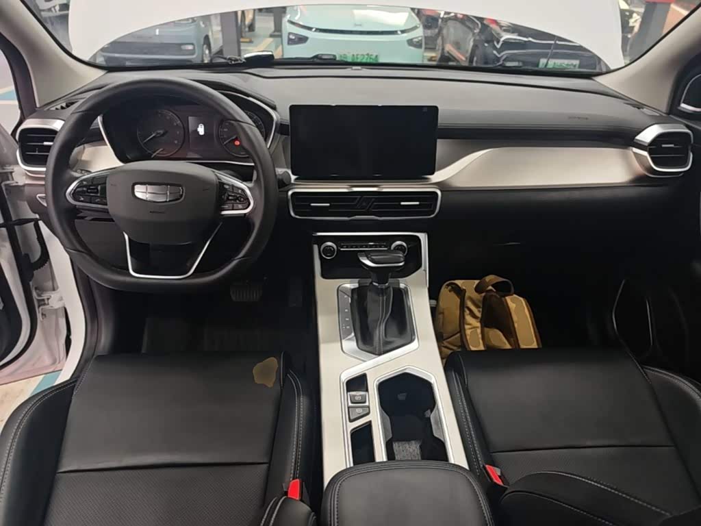 Geely Binyue 1.5 л 2025 г. Белый, пробег 42300 км