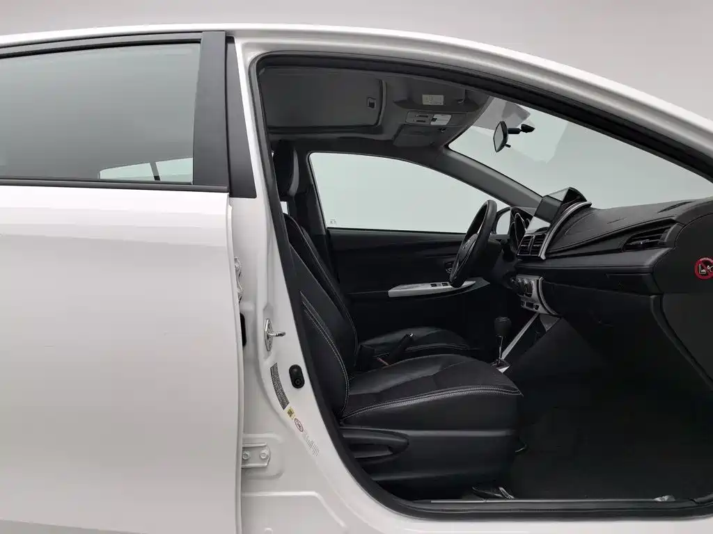 Toyota Yaris L — миниатюра 23