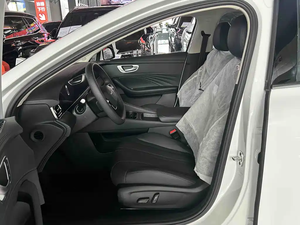 Roewe D7 2023 DMH 125km