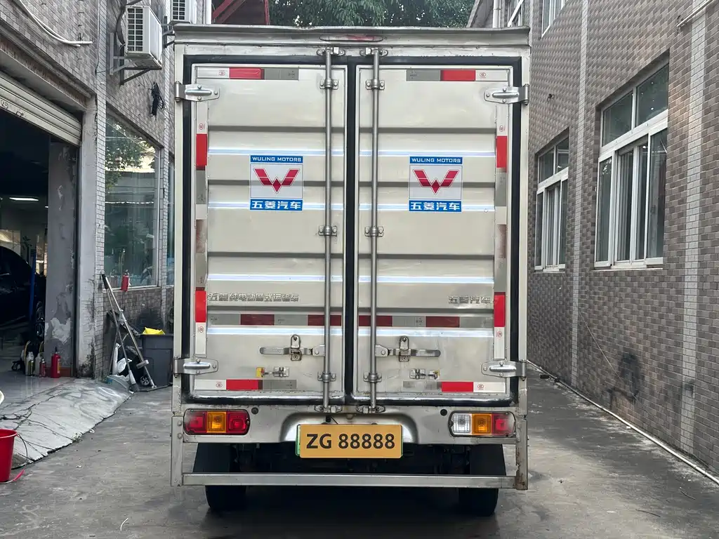Wuling Wuling Electric Truck — миниатюра 5