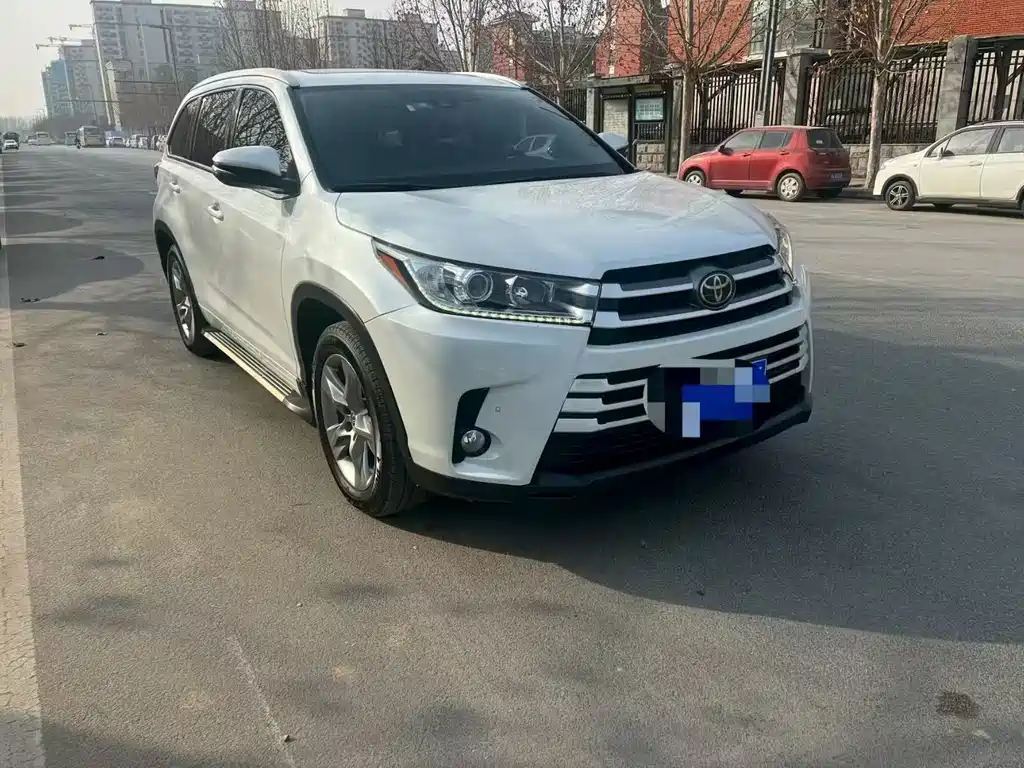TOYOTA HIGHLANDER