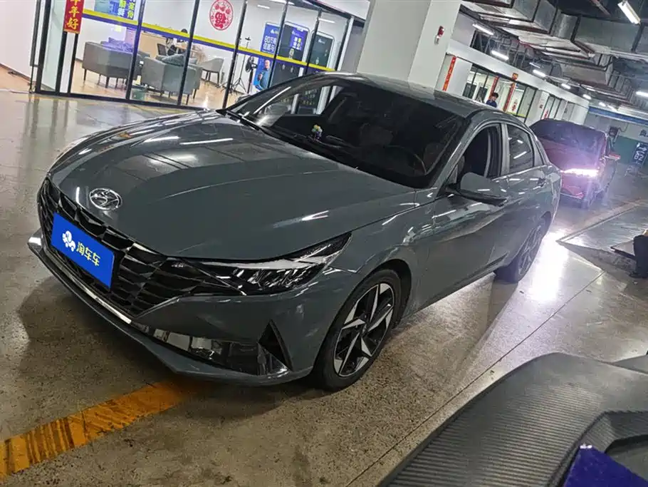 Hyundai Elantra 2021 1.5L CVT LUX Premium Edition