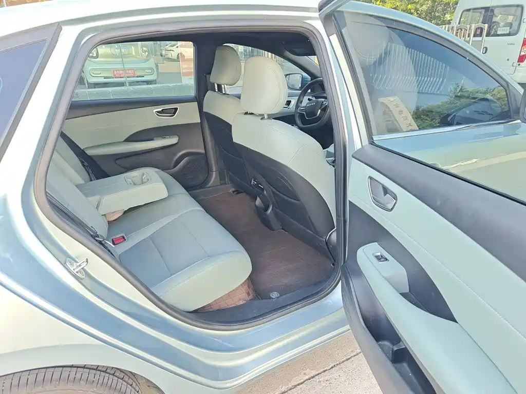 Roewe Young Wai D6 — миниатюра 17