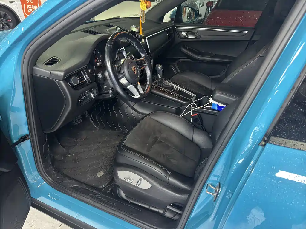 Porsche Macan — миниатюра 7