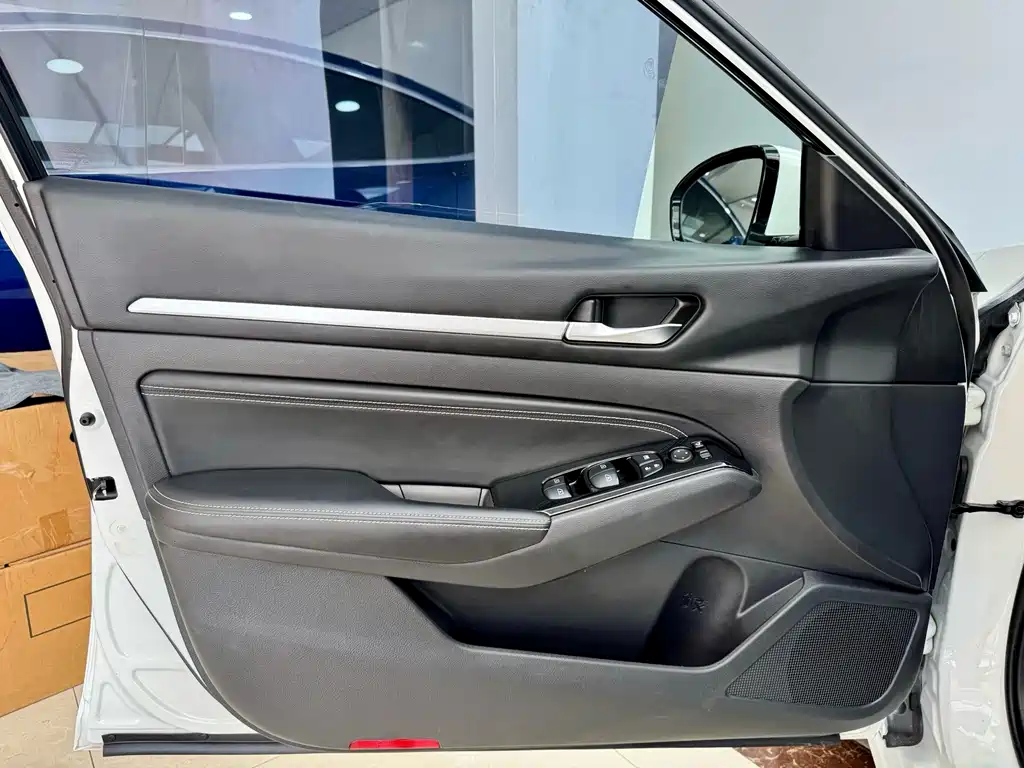 Nissan Teana — миниатюра 8