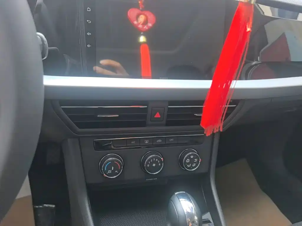 Volkswagen Lavida — миниатюра 13