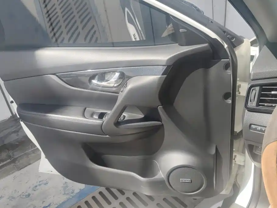Nissan X-Trail — миниатюра 7