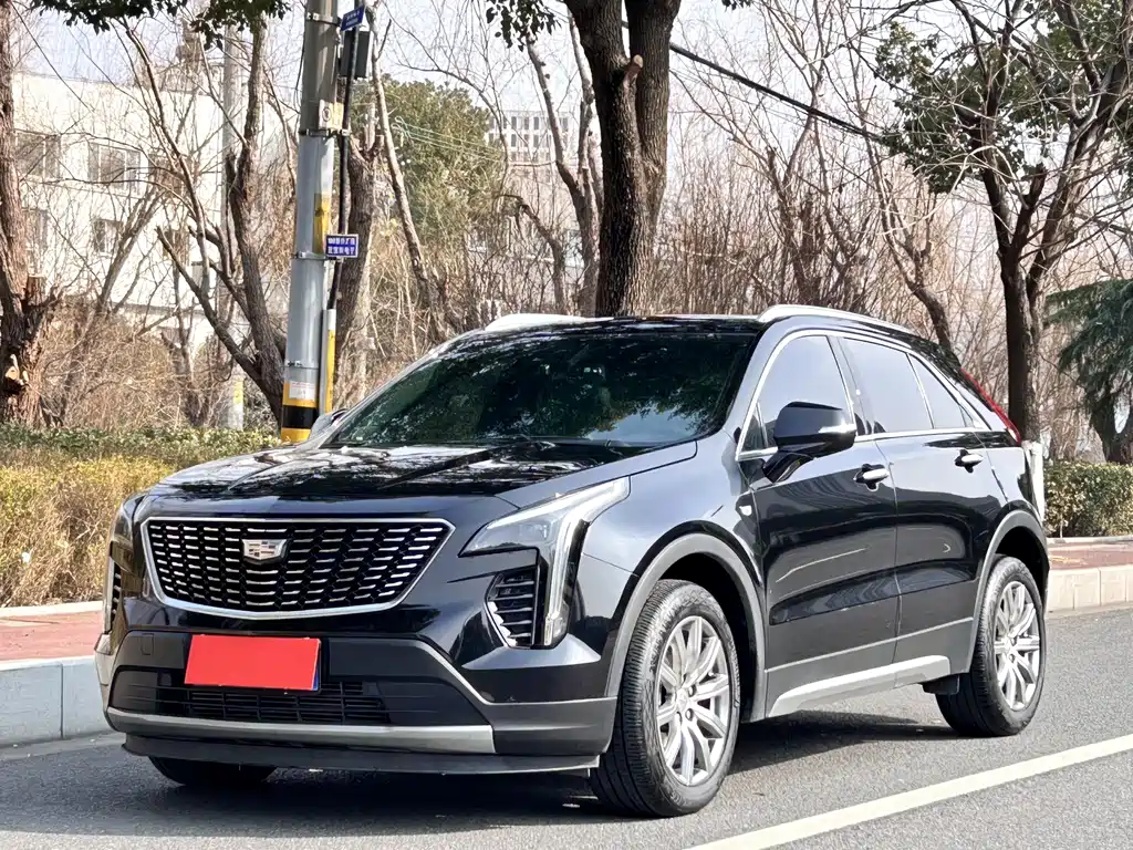 CADILLAC XT4