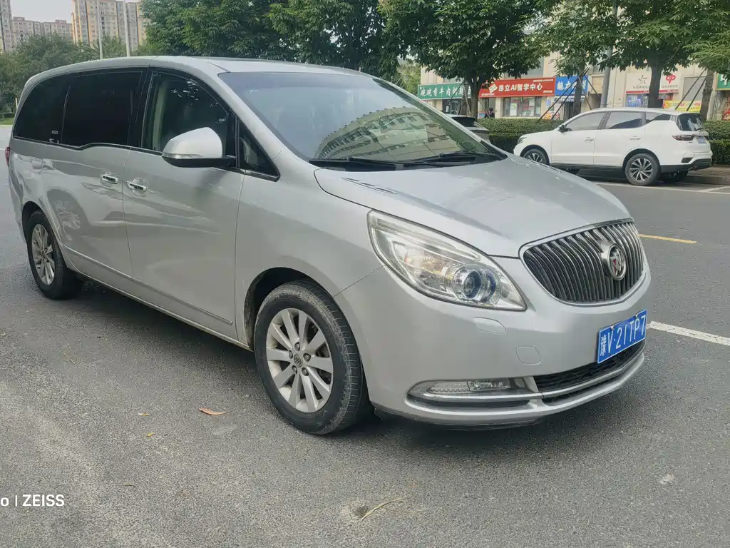 Buick GL8 — миниатюра 2