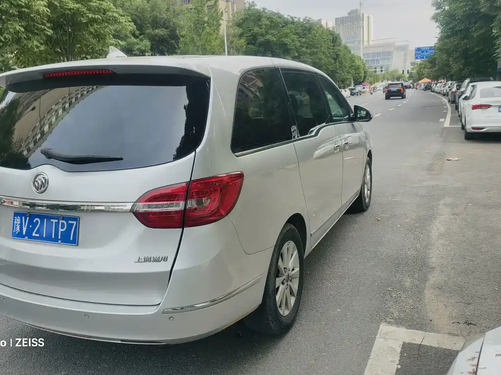 Buick GL8 — миниатюра 5