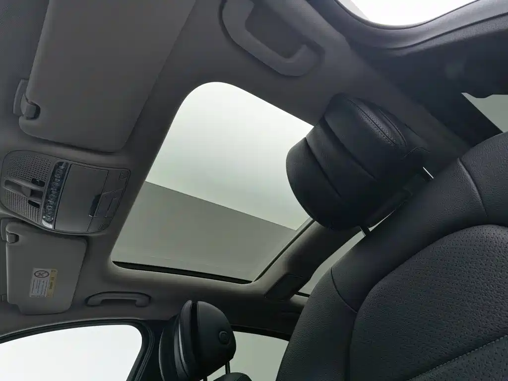 Mercedes-Benz C-Class — миниатюра 14