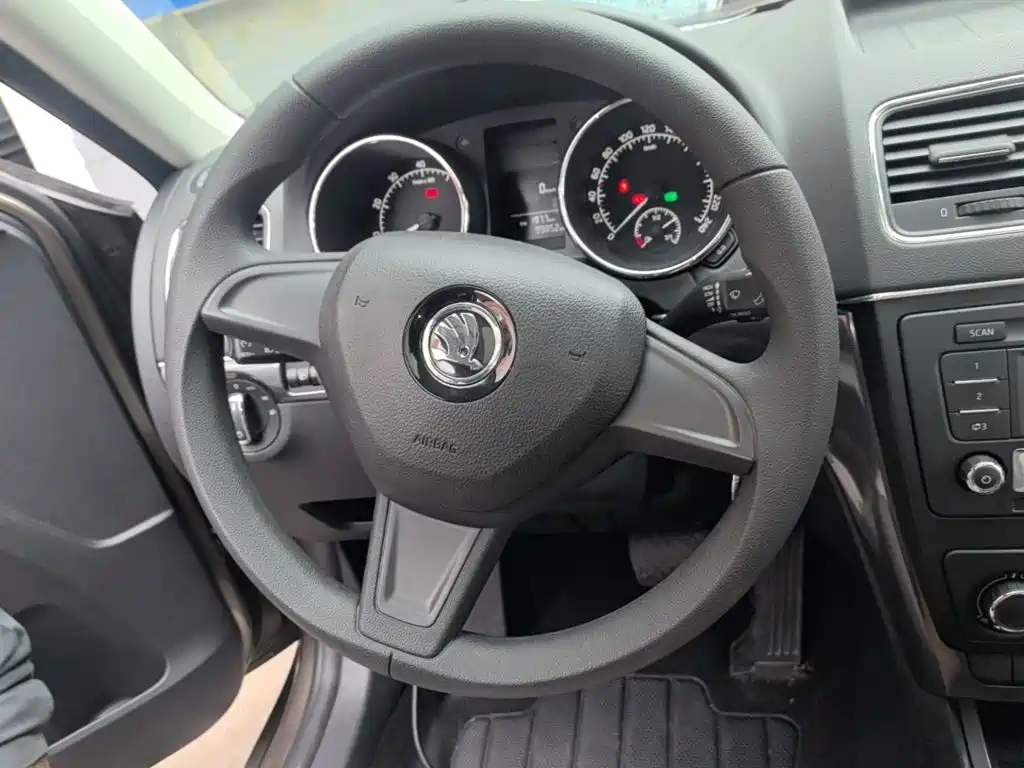 Skoda Yeti — миниатюра 11