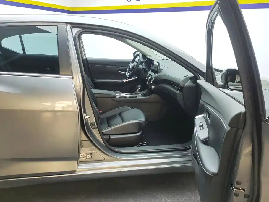 Nissan Sylphy — миниатюра 8