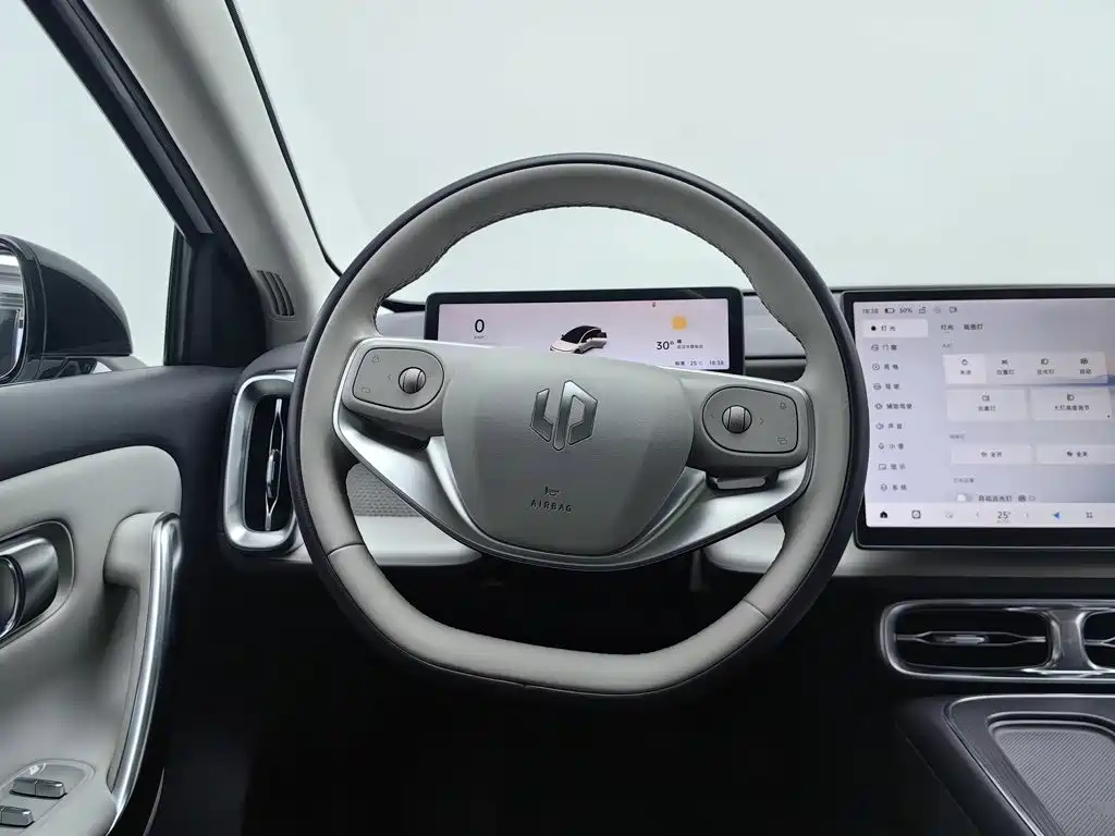 Leapmotor Leapmotor B01 — миниатюра 11
