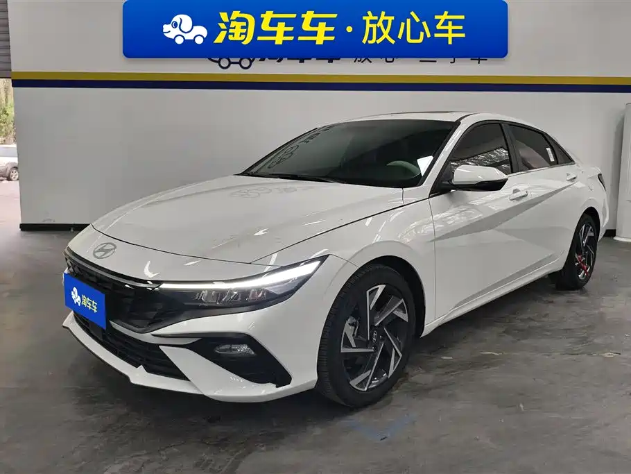 Hyundai Elantra 2025