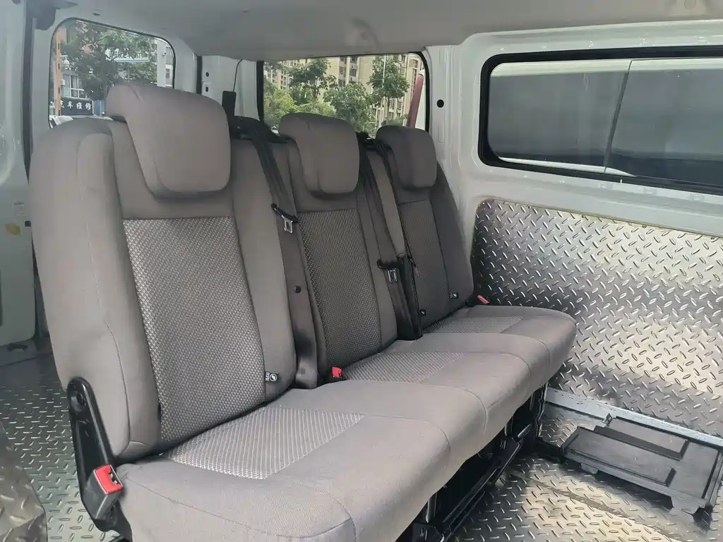 Ford Transit — миниатюра 5