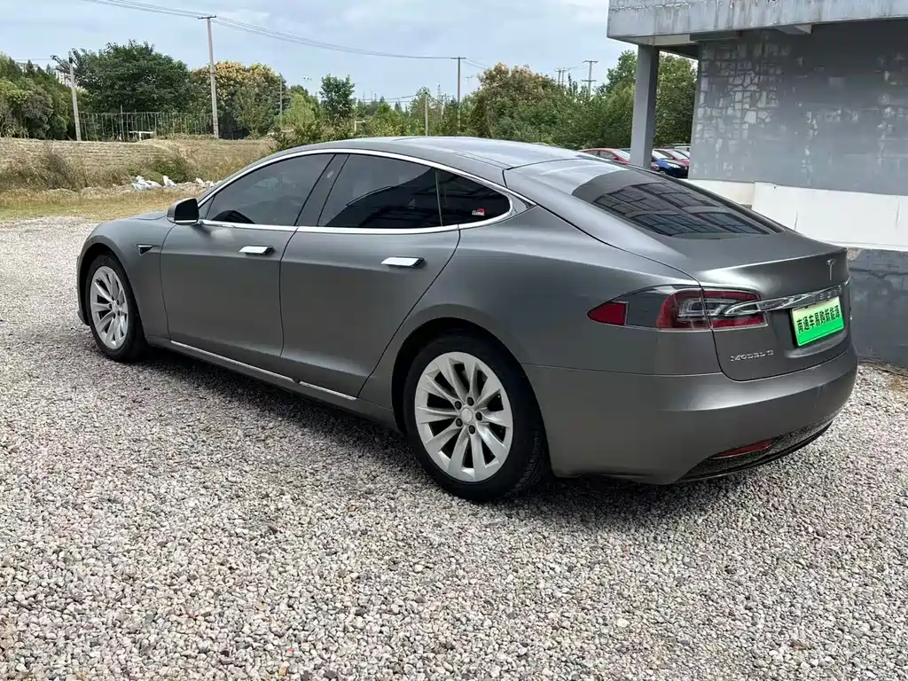 TESLA MODEL S