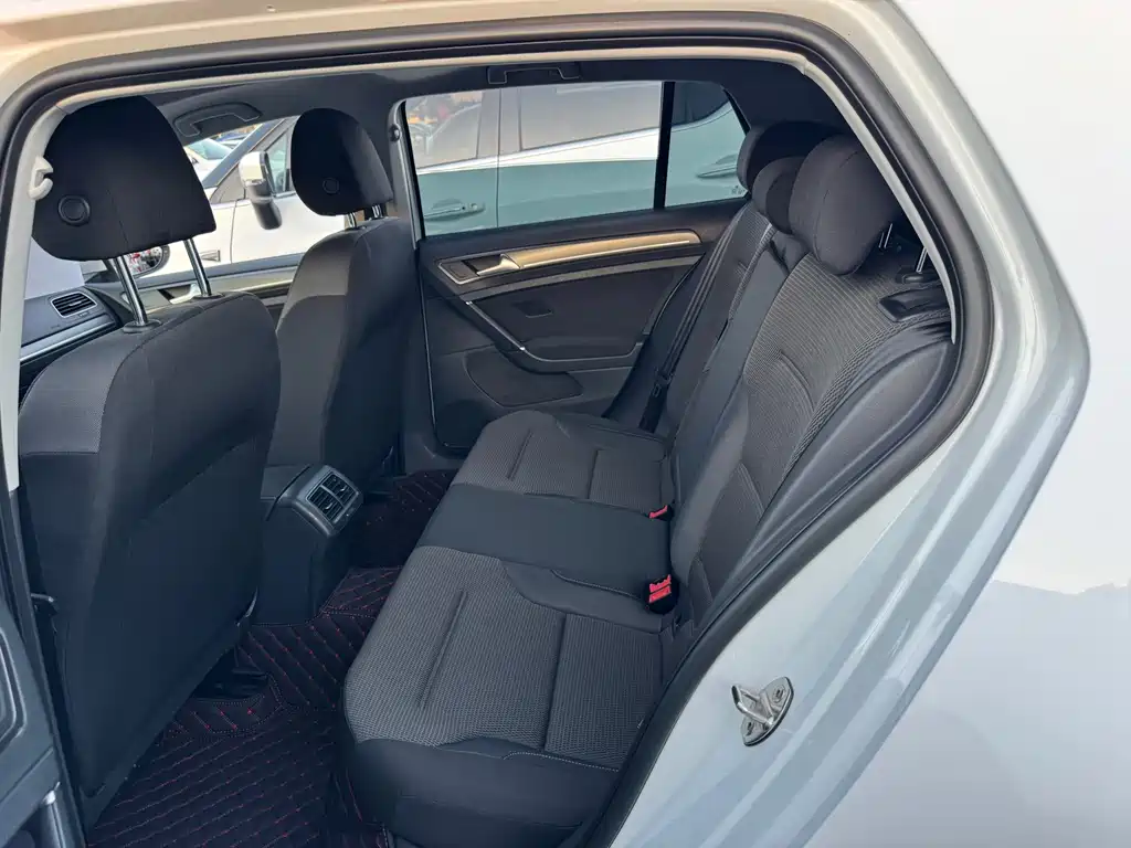 Volkswagen Golf — миниатюра 8