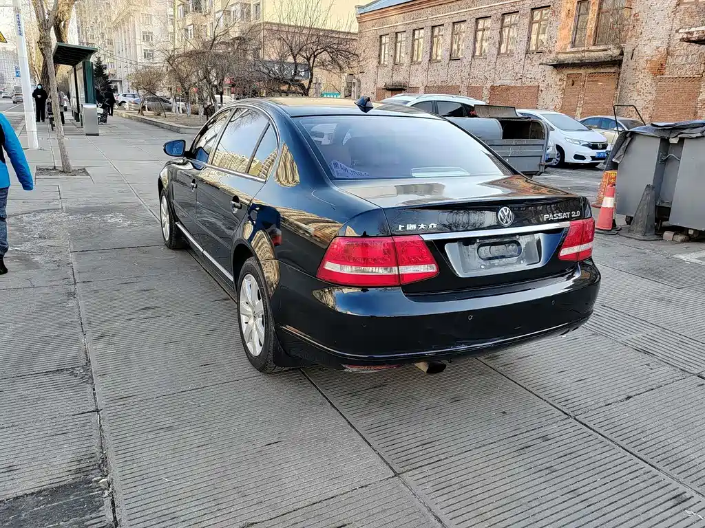 Volkswagen Passat 2009 2.0L MFI AT Premium