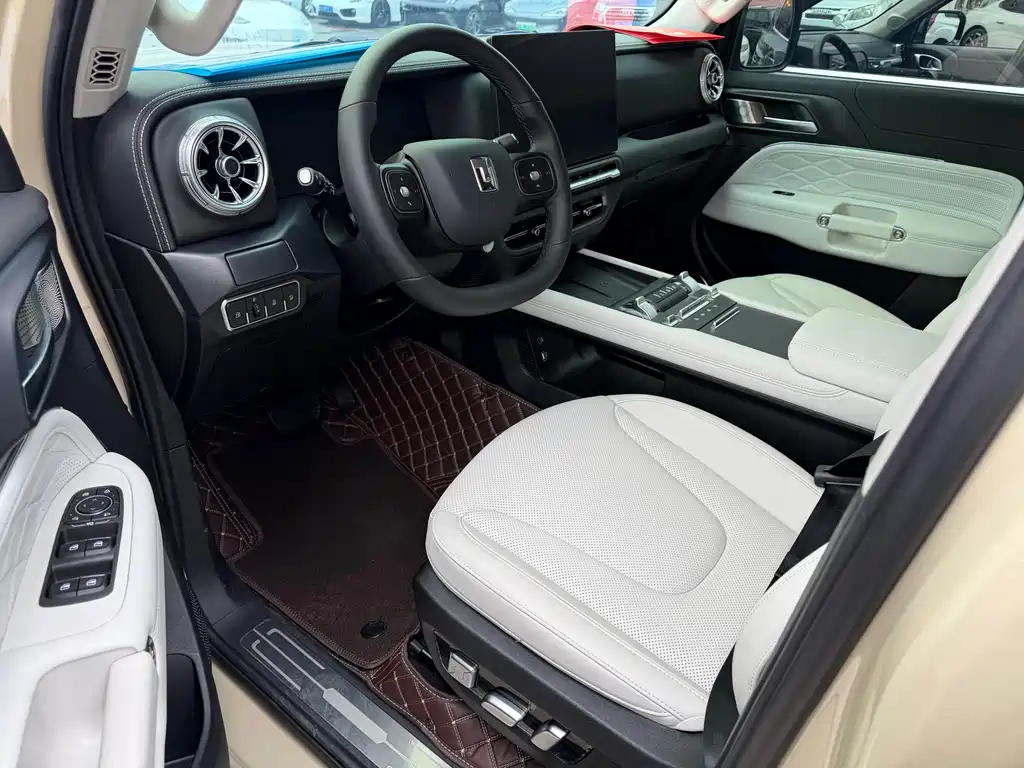 TANK TANK 300 NEW ENERGY