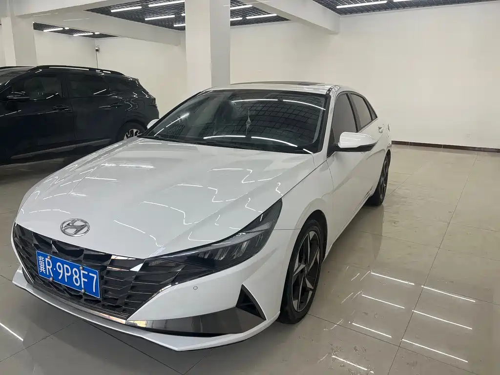 HYUNDAI ELANTRA