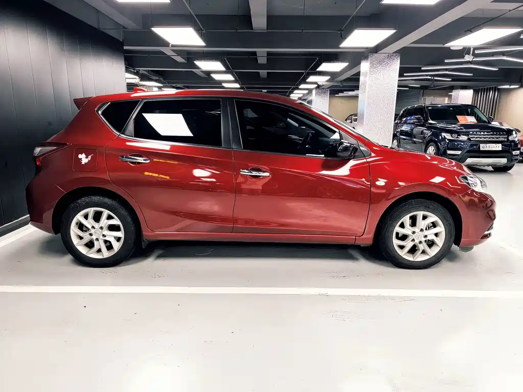 Nissan Tiida — миниатюра 4