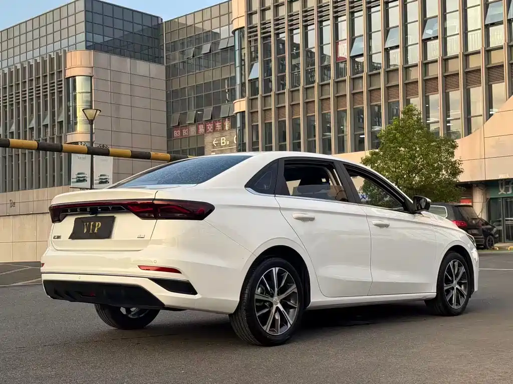 Geely Emgrand — миниатюра 6