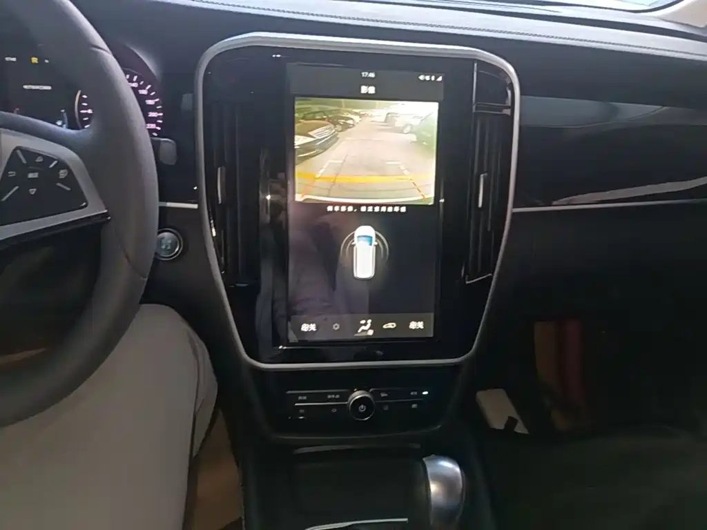 BYD MAX — миниатюра 13