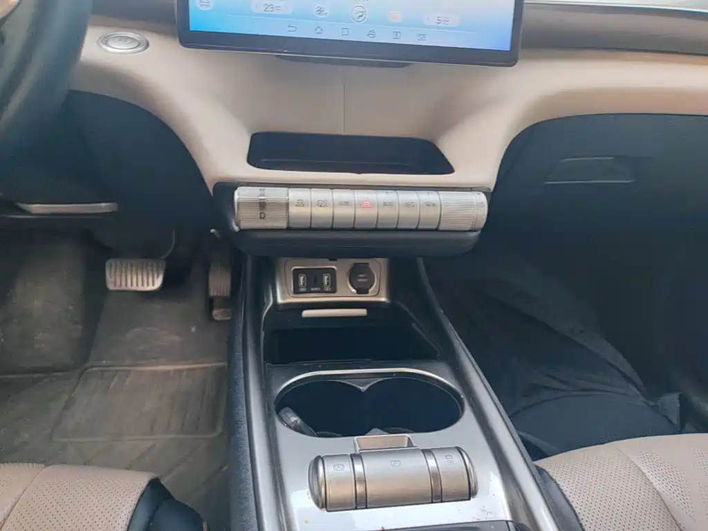 BYD Dolphin — миниатюра 13