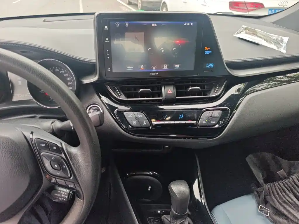 Toyota IZOA — миниатюра 9