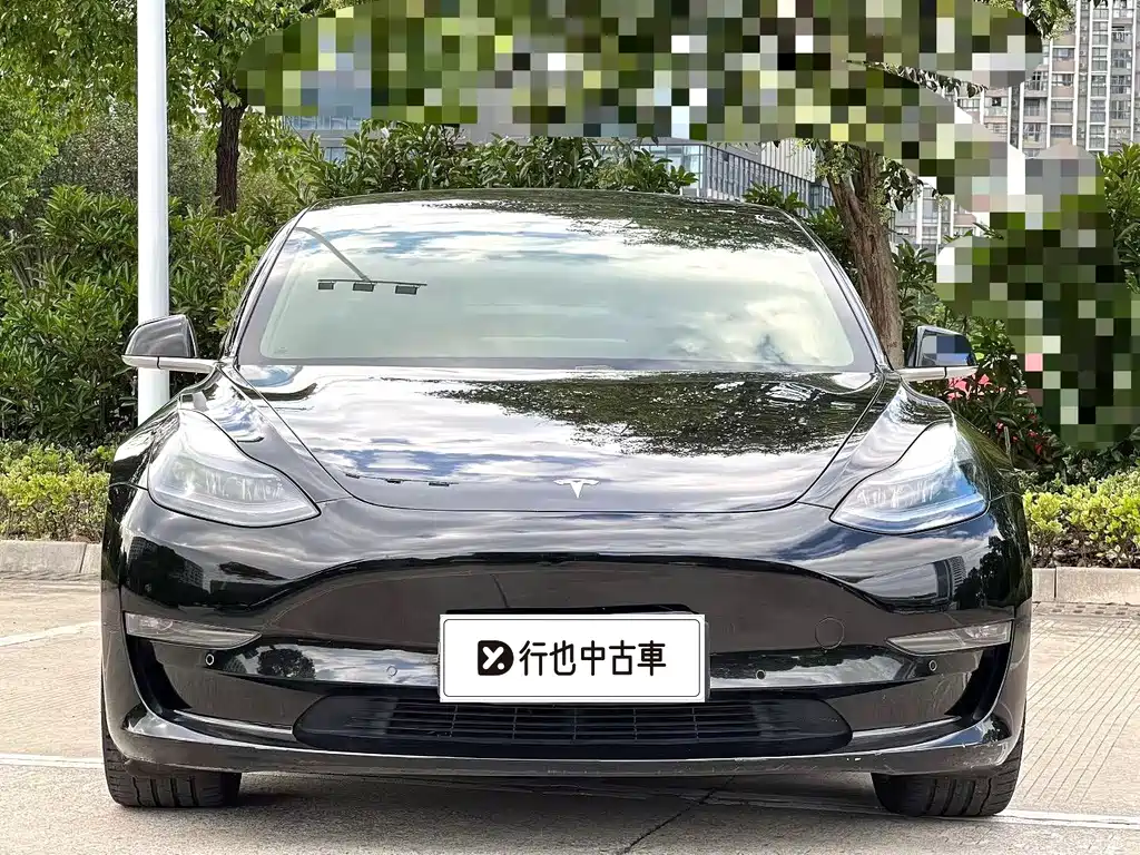Tesla Model 3 — миниатюра 2