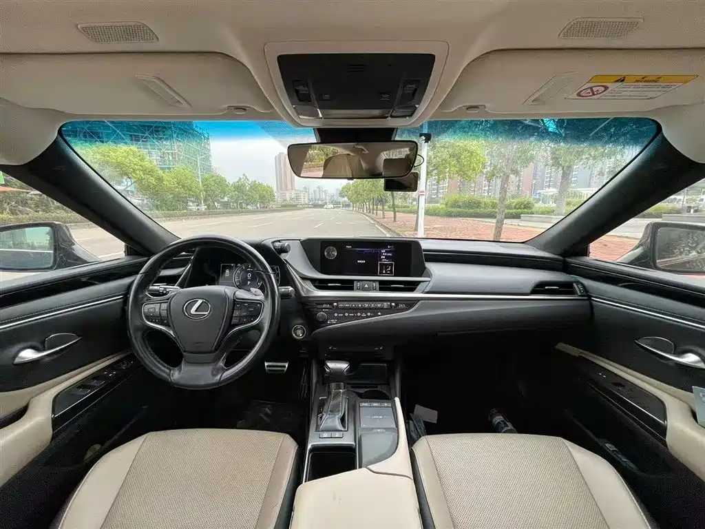 Lexus ES 2018 200 V