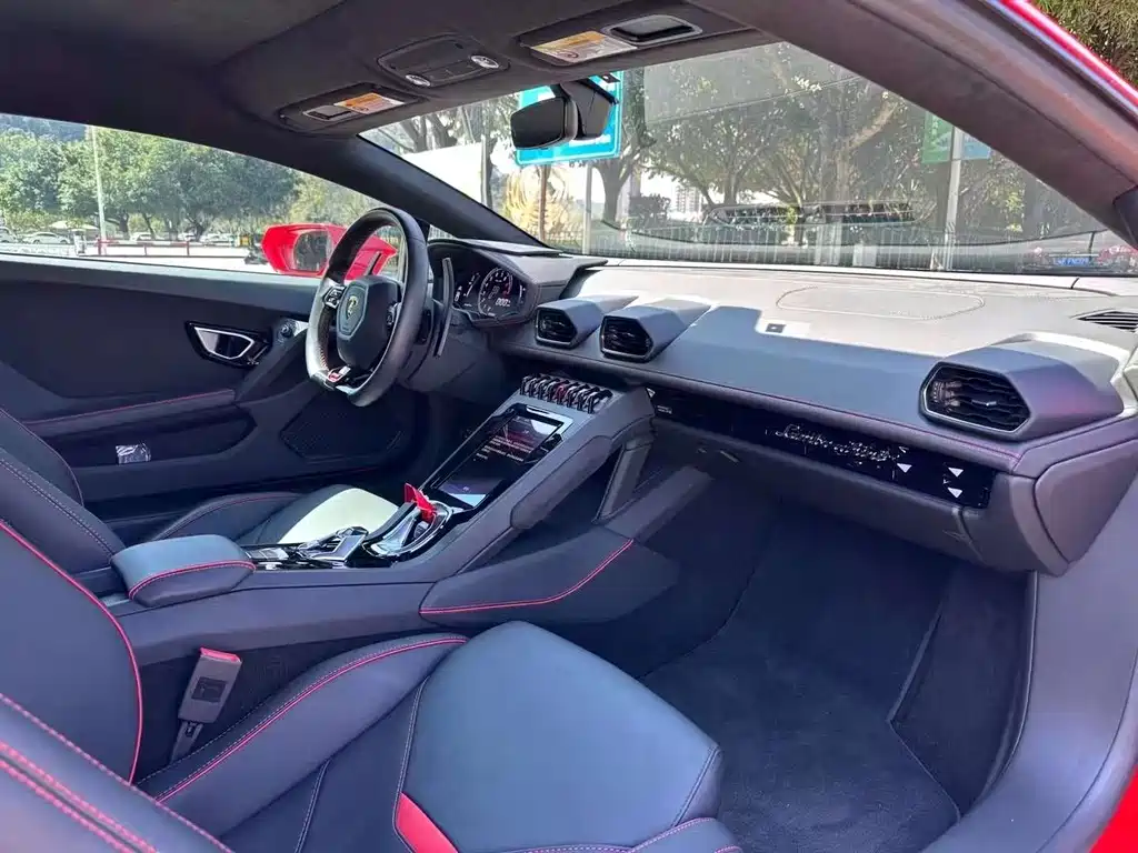 LAMBORGHINI HURACÁN