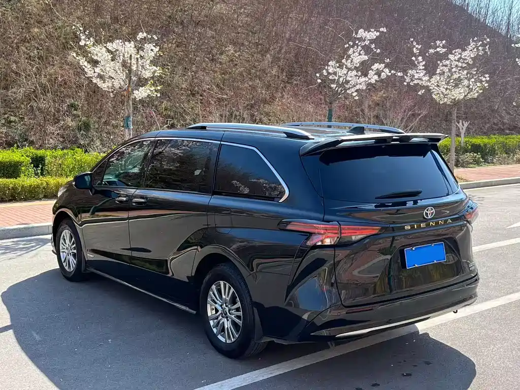 Toyota Sienna 2021 2.5L Luxury