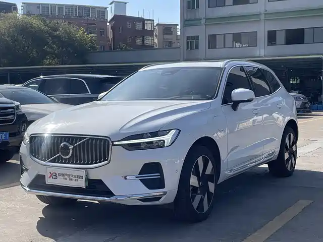 VOLVO  XC60 PLUG IN HYBRID 2023