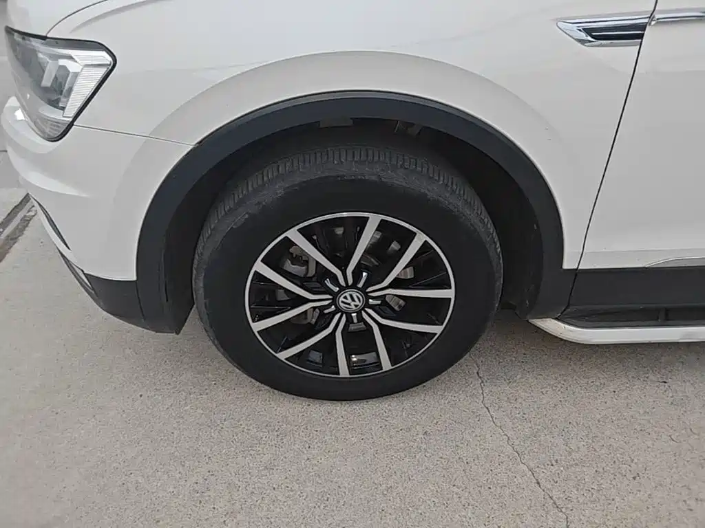 Volkswagen Tiguan L — миниатюра 23