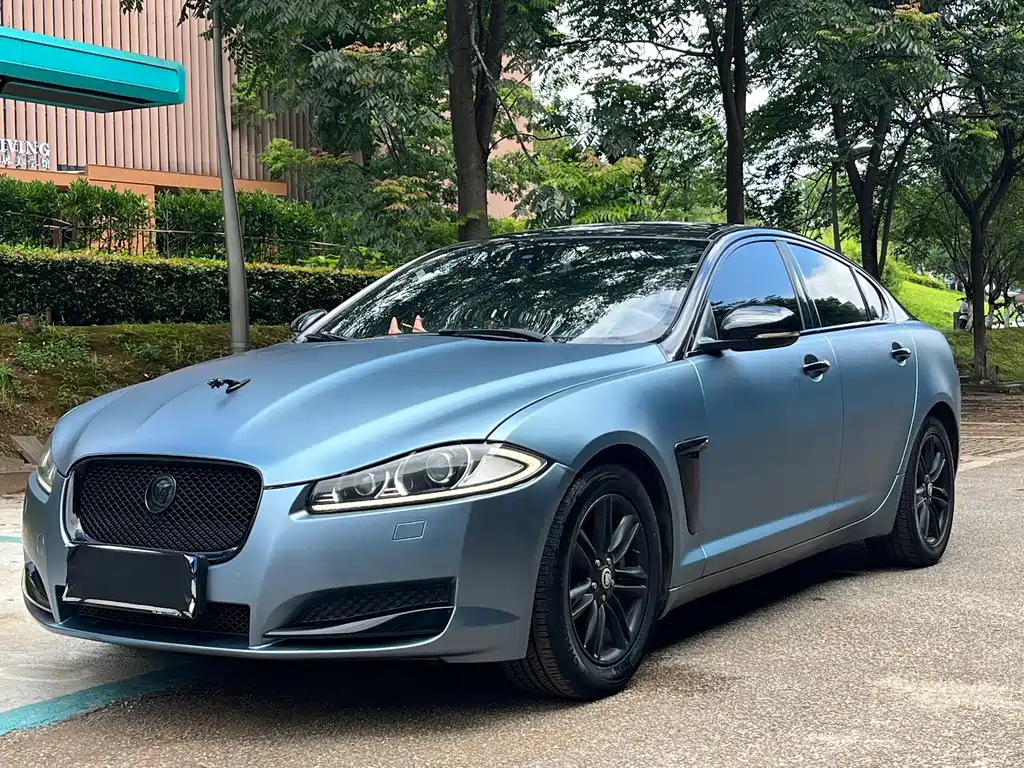 Jaguar XF 2015 XF 2.0T Wind Splendid Edition