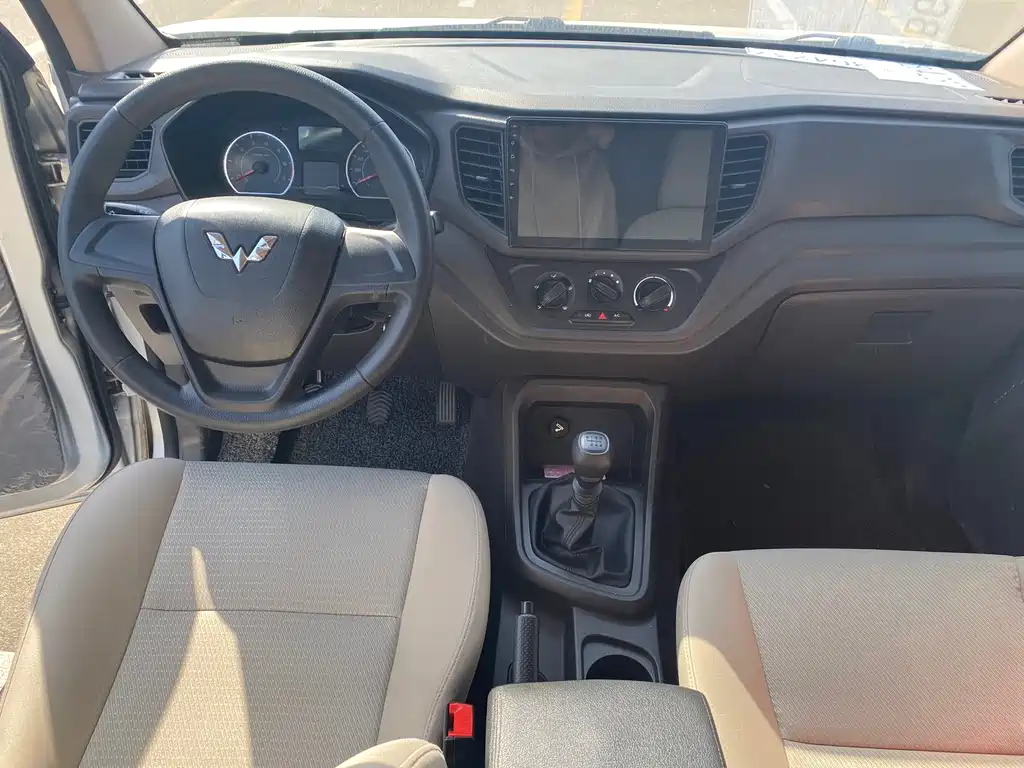 Wuling Hongguang V — миниатюра 7