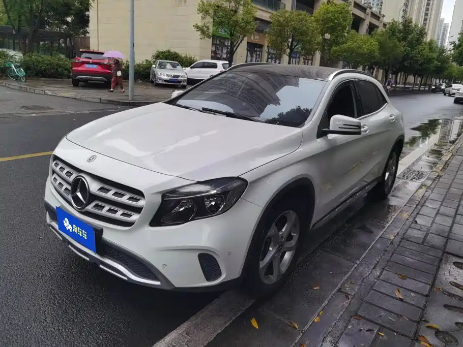 Mercedes-Benz GLA