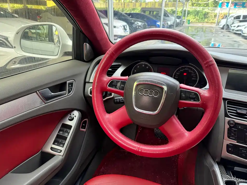 Audi A4L 2012 2.0 TFSI AT